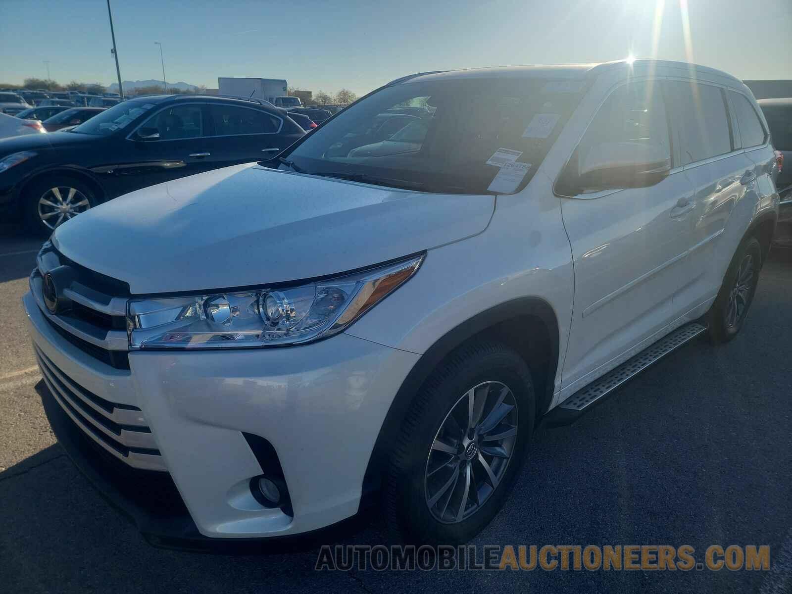 5TDKZRFH8JS284752 Toyota Highlander 2018