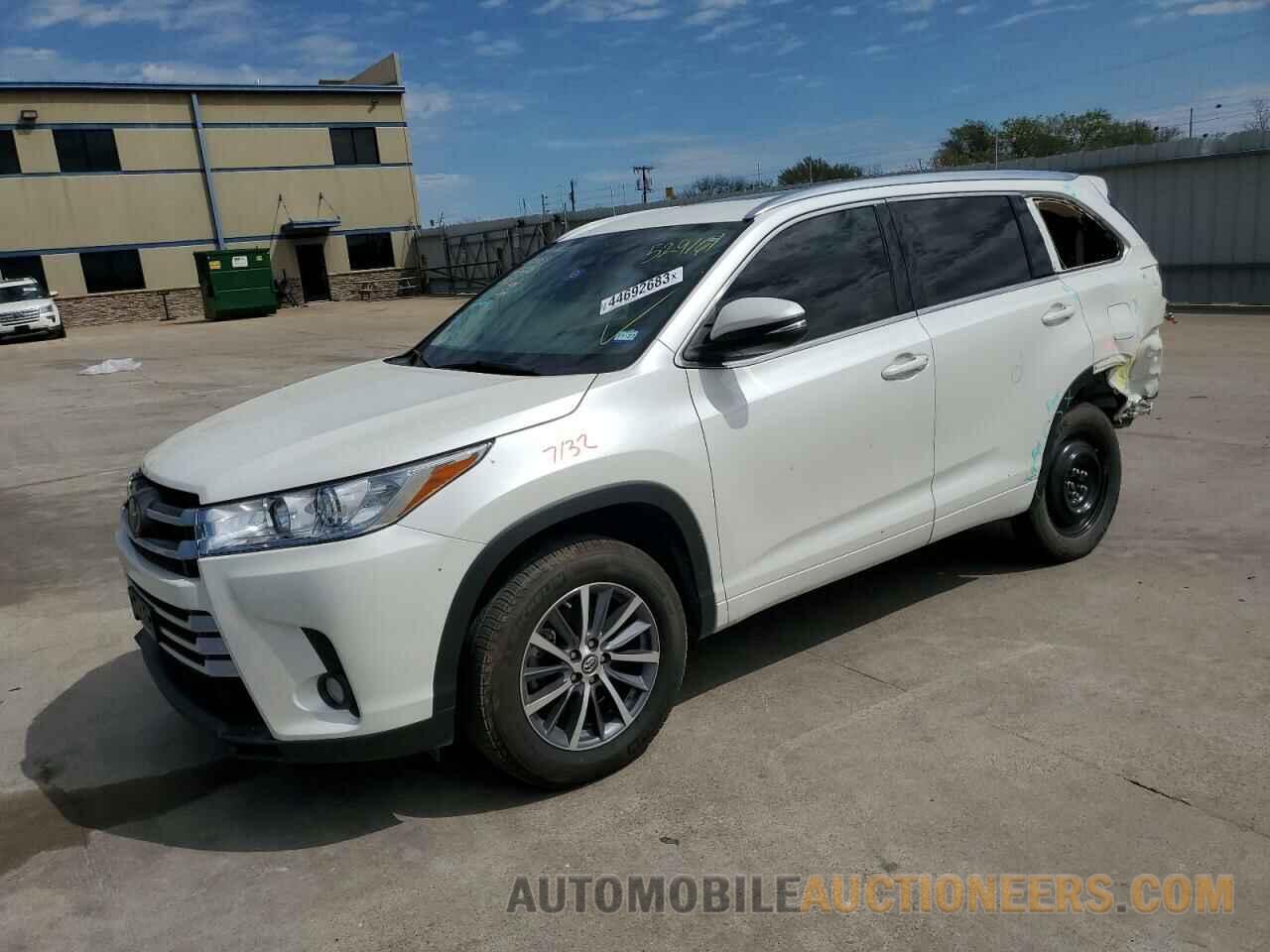 5TDKZRFH8JS529761 TOYOTA HIGHLANDER 2018