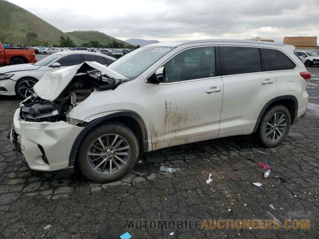 5TDKZRFH8JS536774 TOYOTA HIGHLANDER 2018