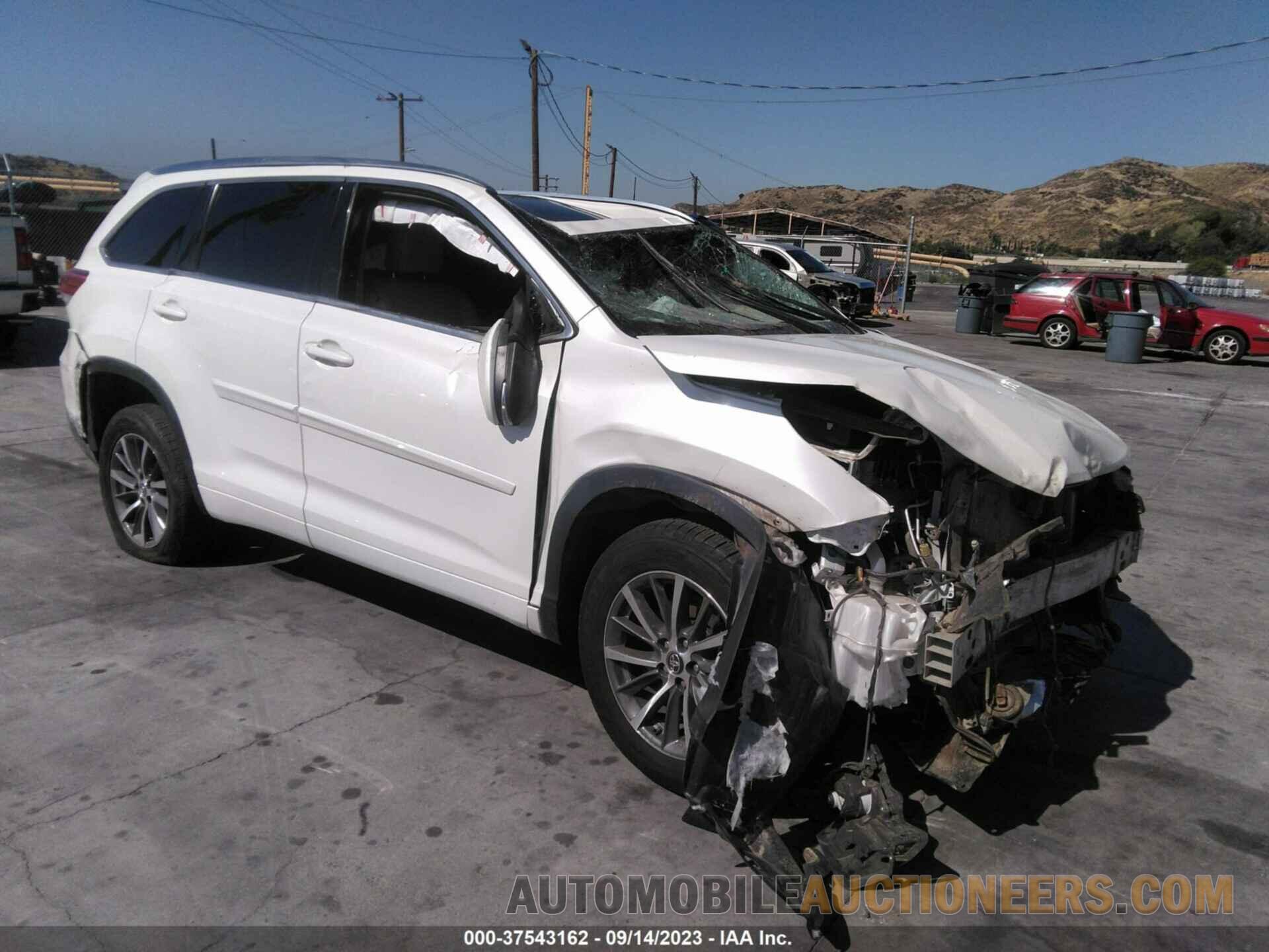 5TDKZRFH8JS539951 TOYOTA HIGHLANDER 2018