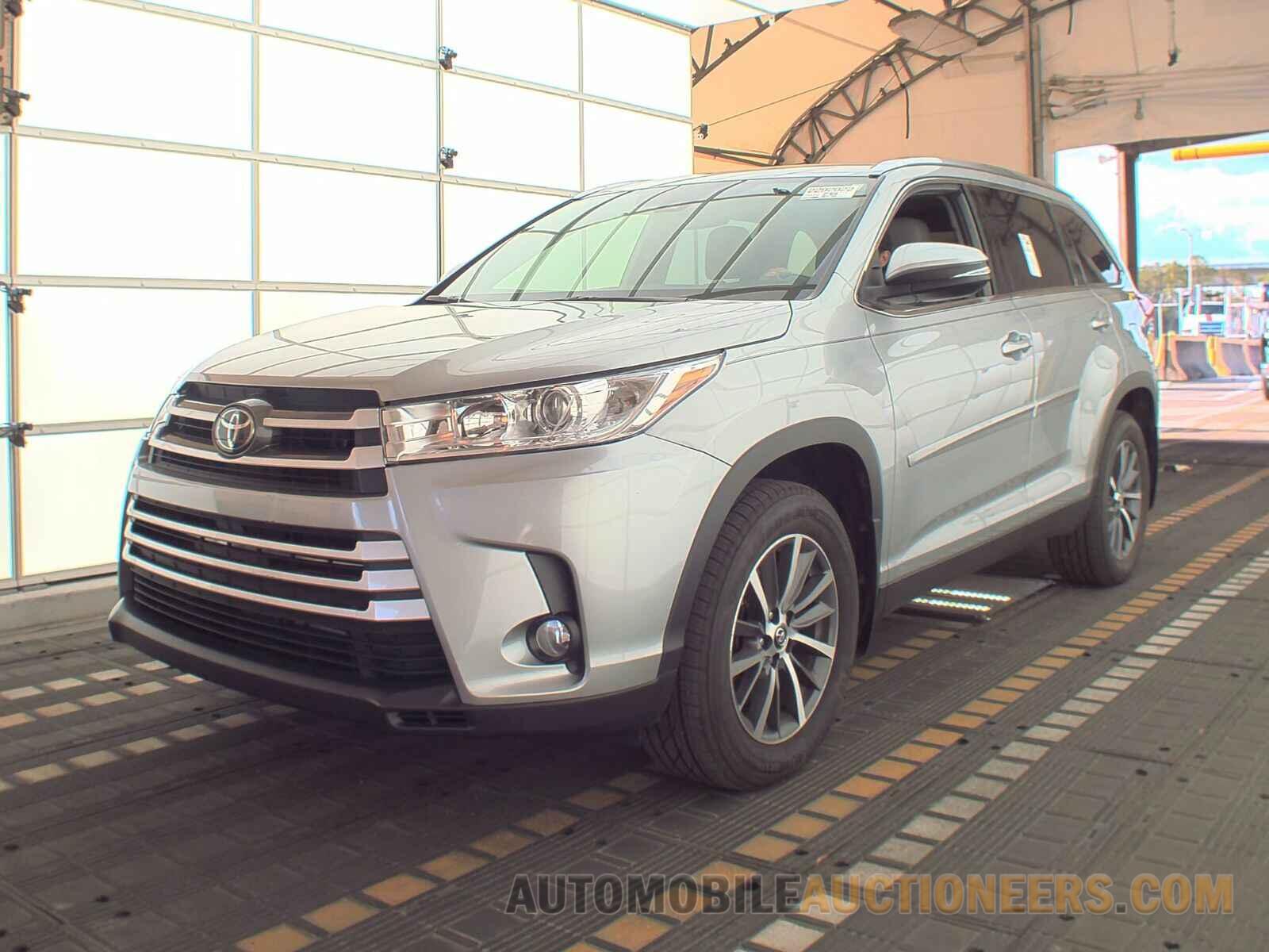 5TDKZRFH8KS557271 Toyota Highlander 2019