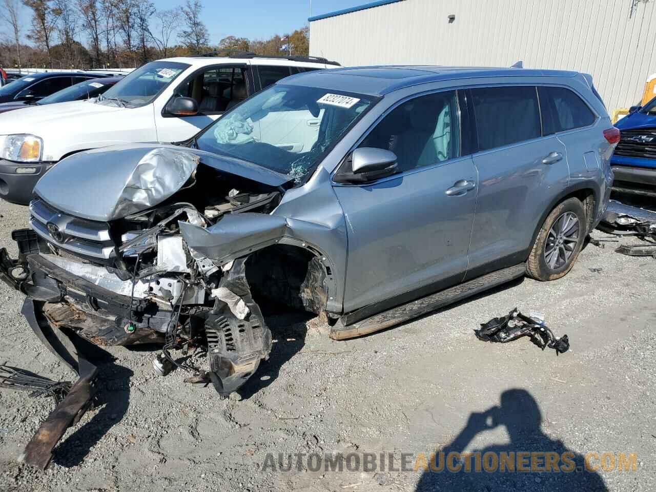 5TDKZRFH8KS568853 TOYOTA HIGHLANDER 2019