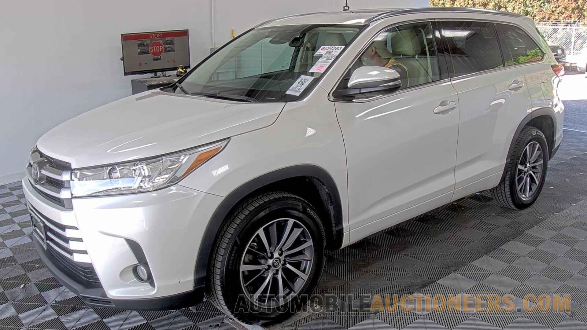 5TDKZRFH9JS269628 Toyota Highlander 2018