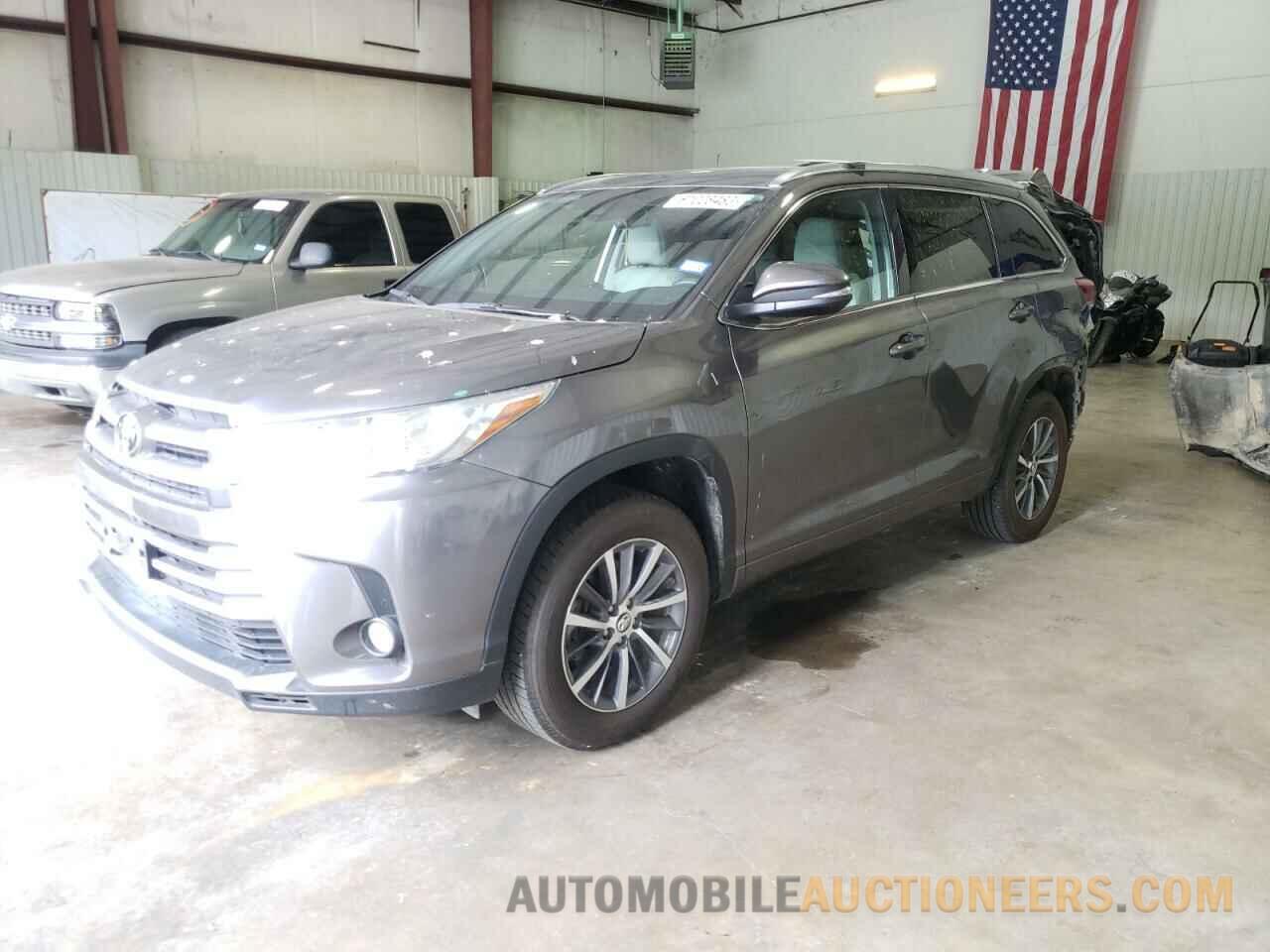 5TDKZRFH9JS531339 TOYOTA HIGHLANDER 2018