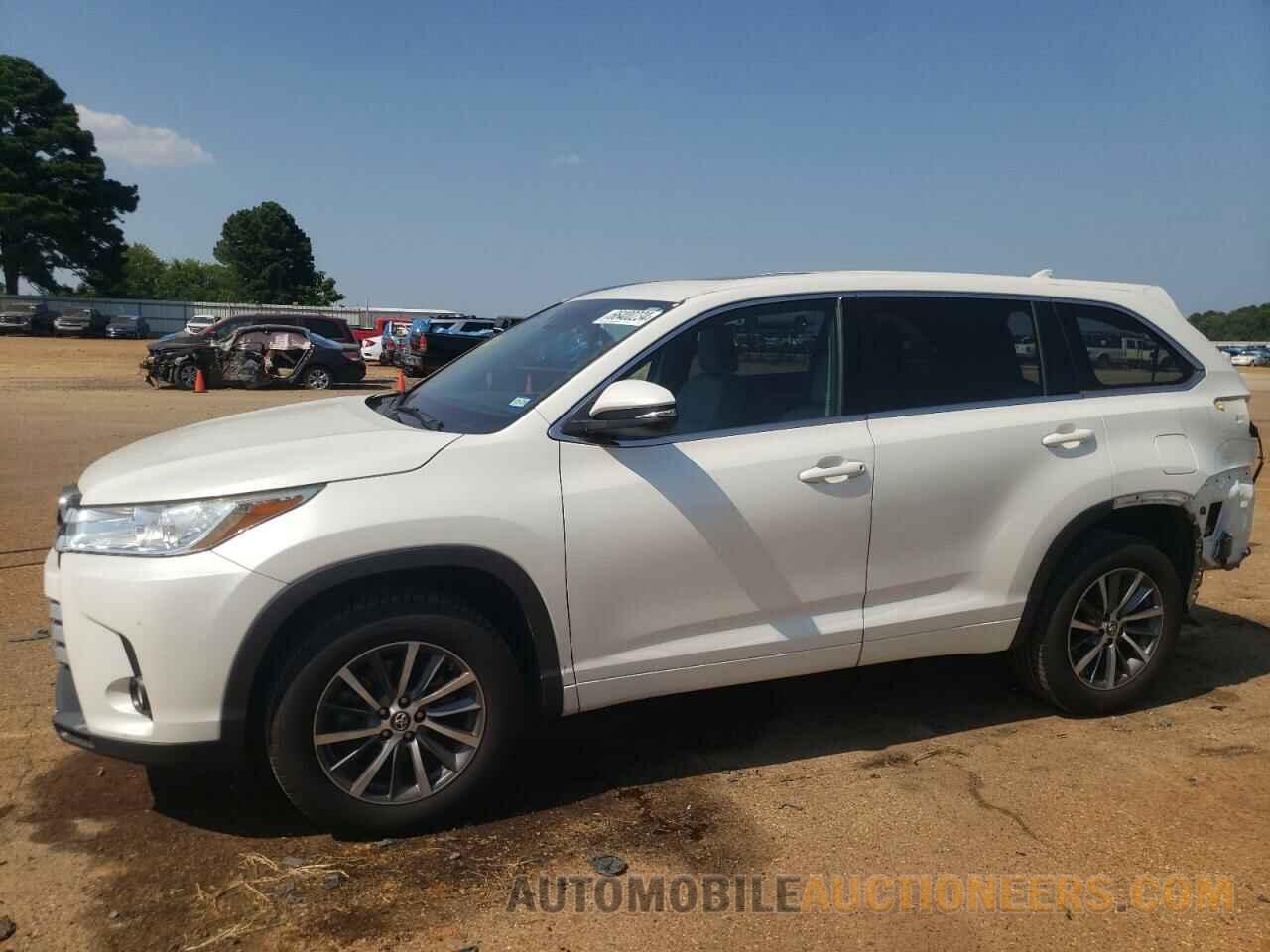 5TDKZRFH9JS547878 TOYOTA HIGHLANDER 2018