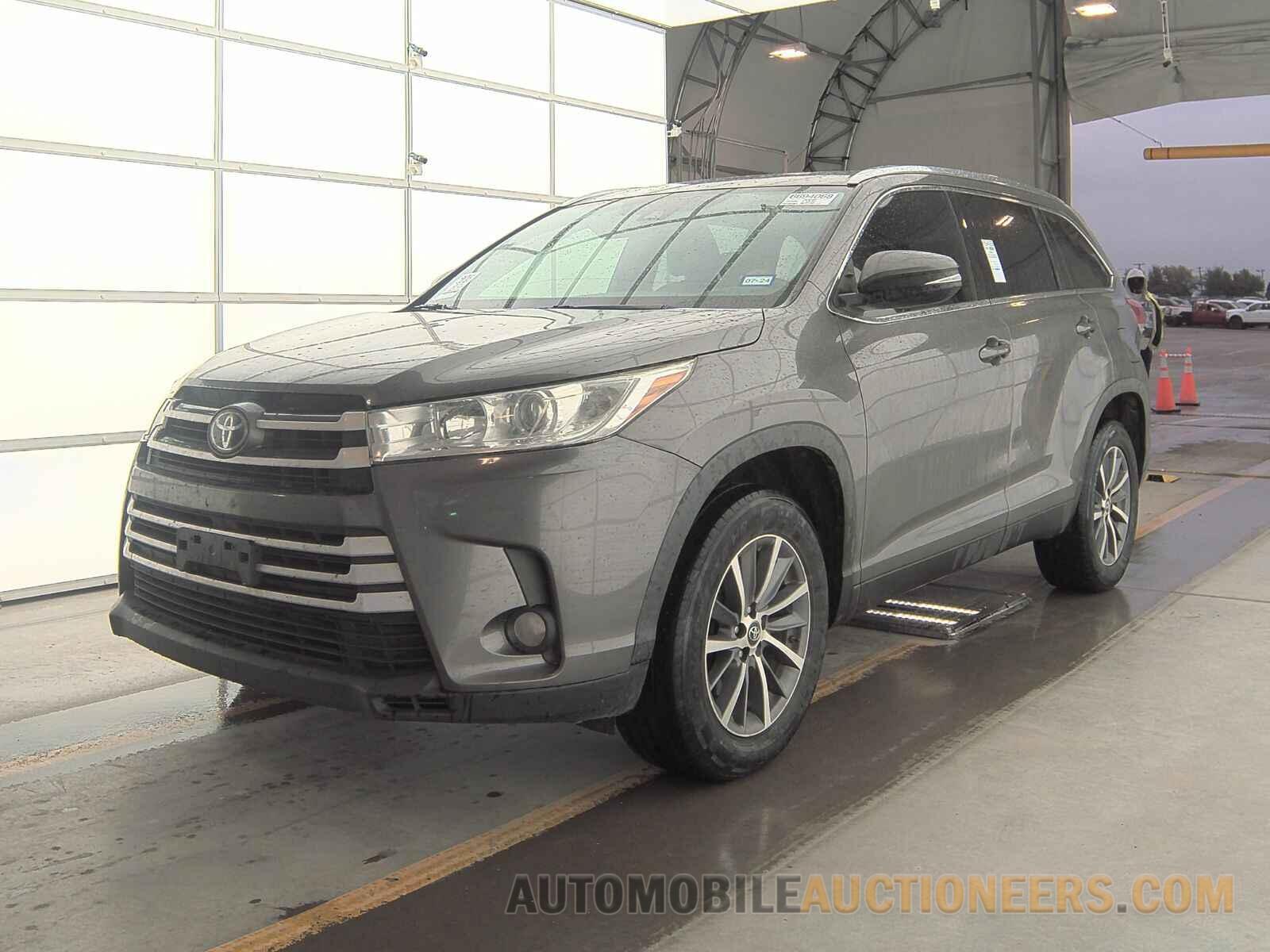 5TDKZRFH9KS314472 Toyota Highlander 2019