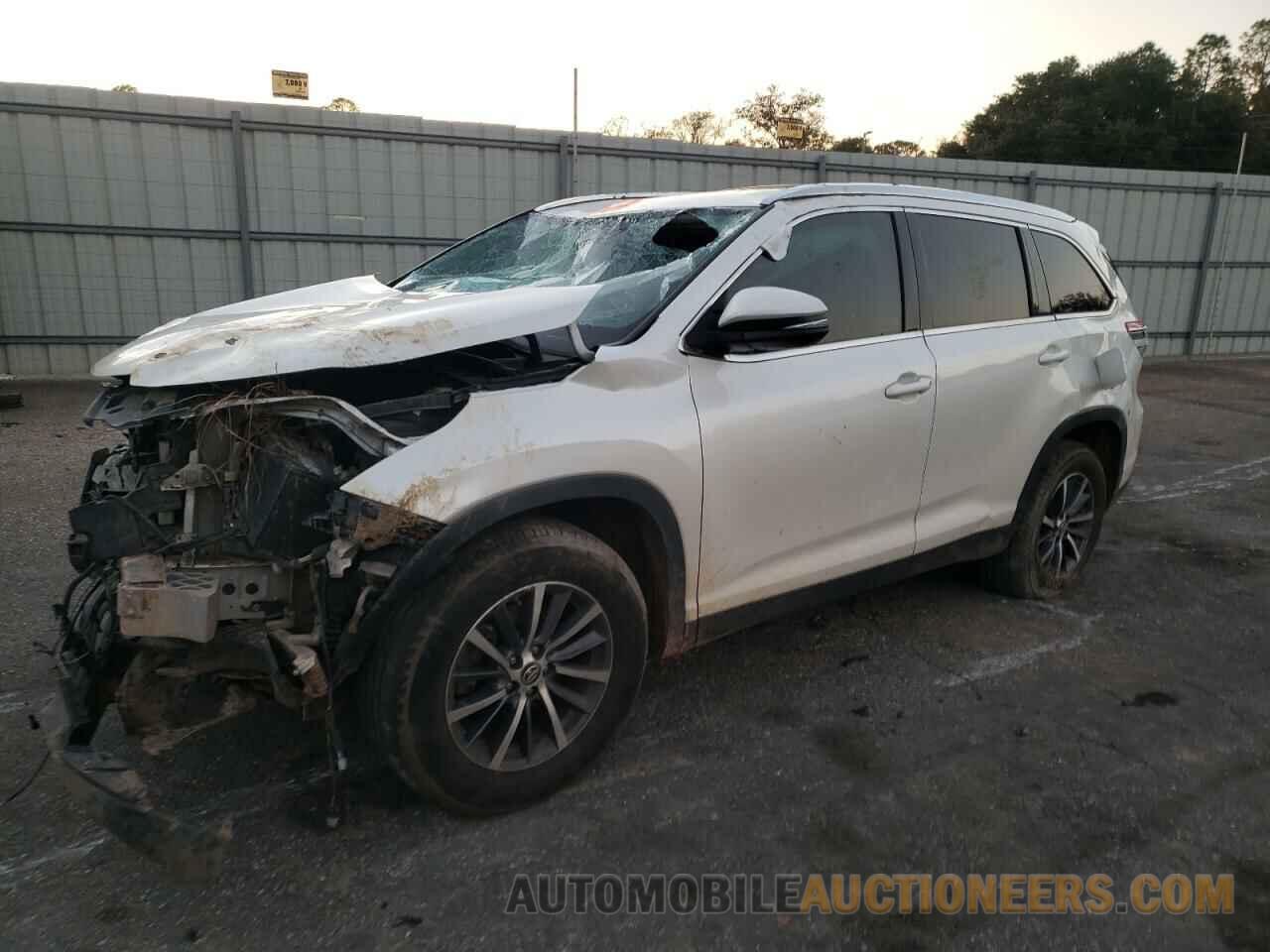 5TDKZRFH9KS565931 TOYOTA HIGHLANDER 2019