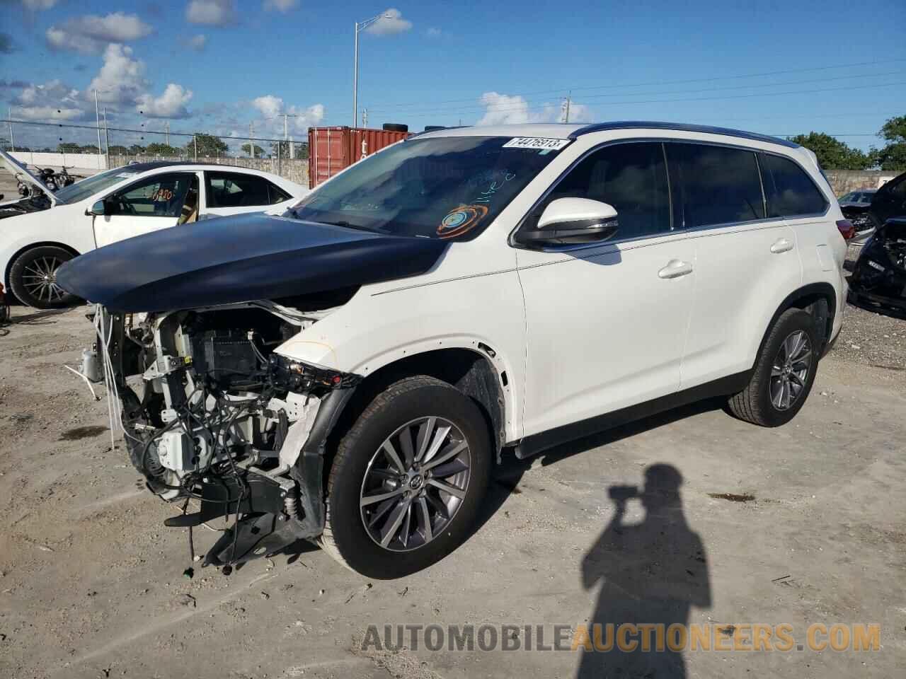 5TDKZRFH9KS568120 TOYOTA HIGHLANDER 2019