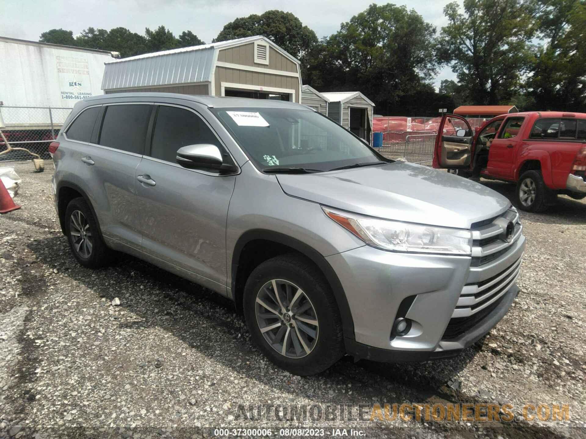 5TDKZRFHXHS510929 TOYOTA HIGHLANDER 2017