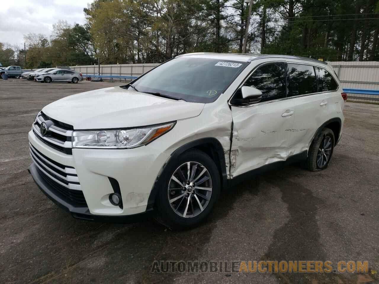 5TDKZRFHXKS568174 TOYOTA HIGHLANDER 2019