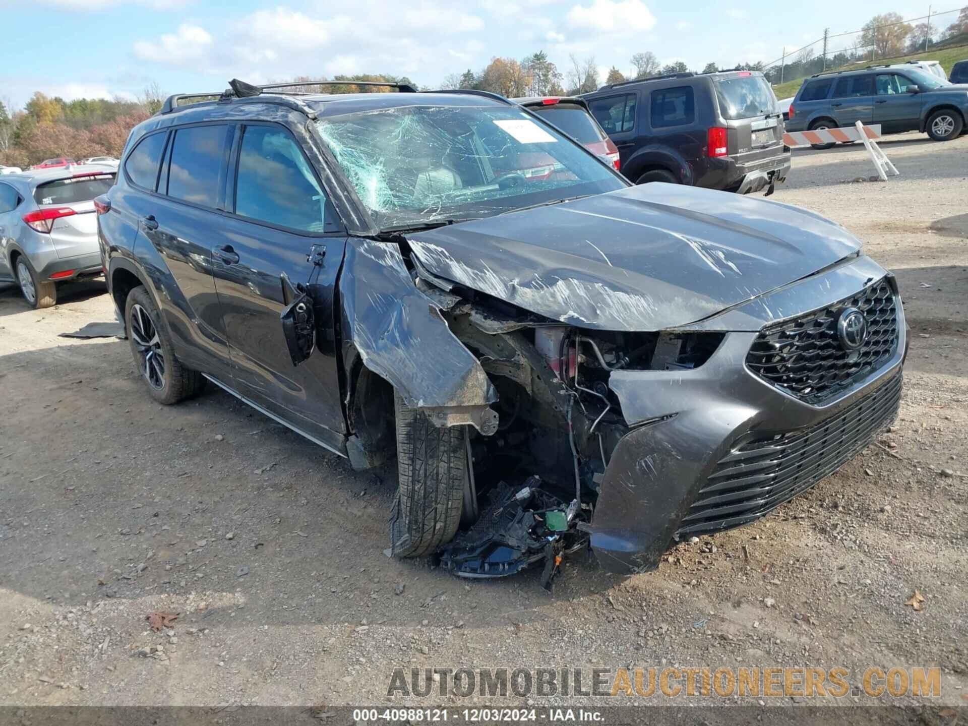 5TDLZRBH2NS218214 TOYOTA HIGHLANDER 2022