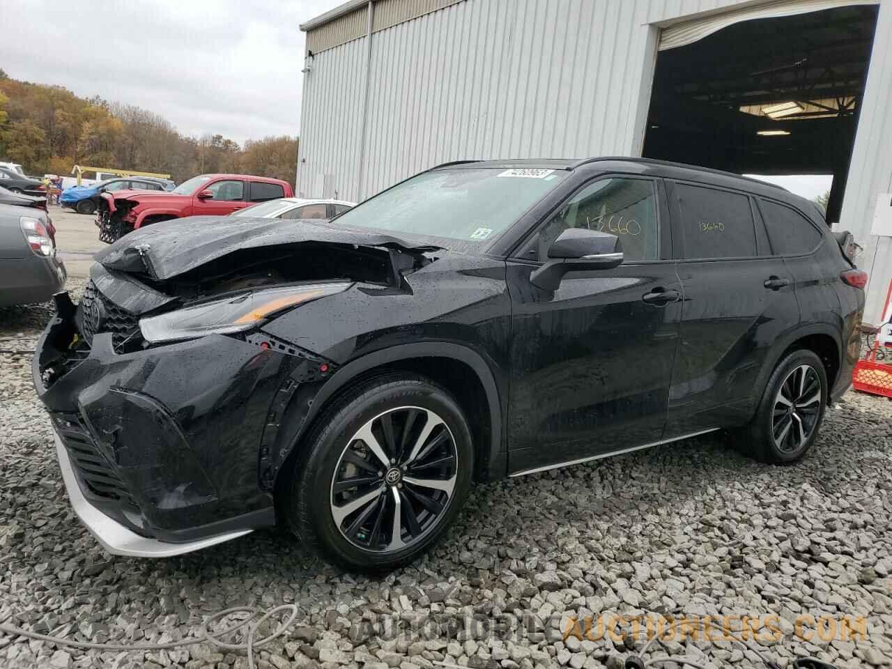 5TDLZRBHXNS225864 TOYOTA HIGHLANDER 2022