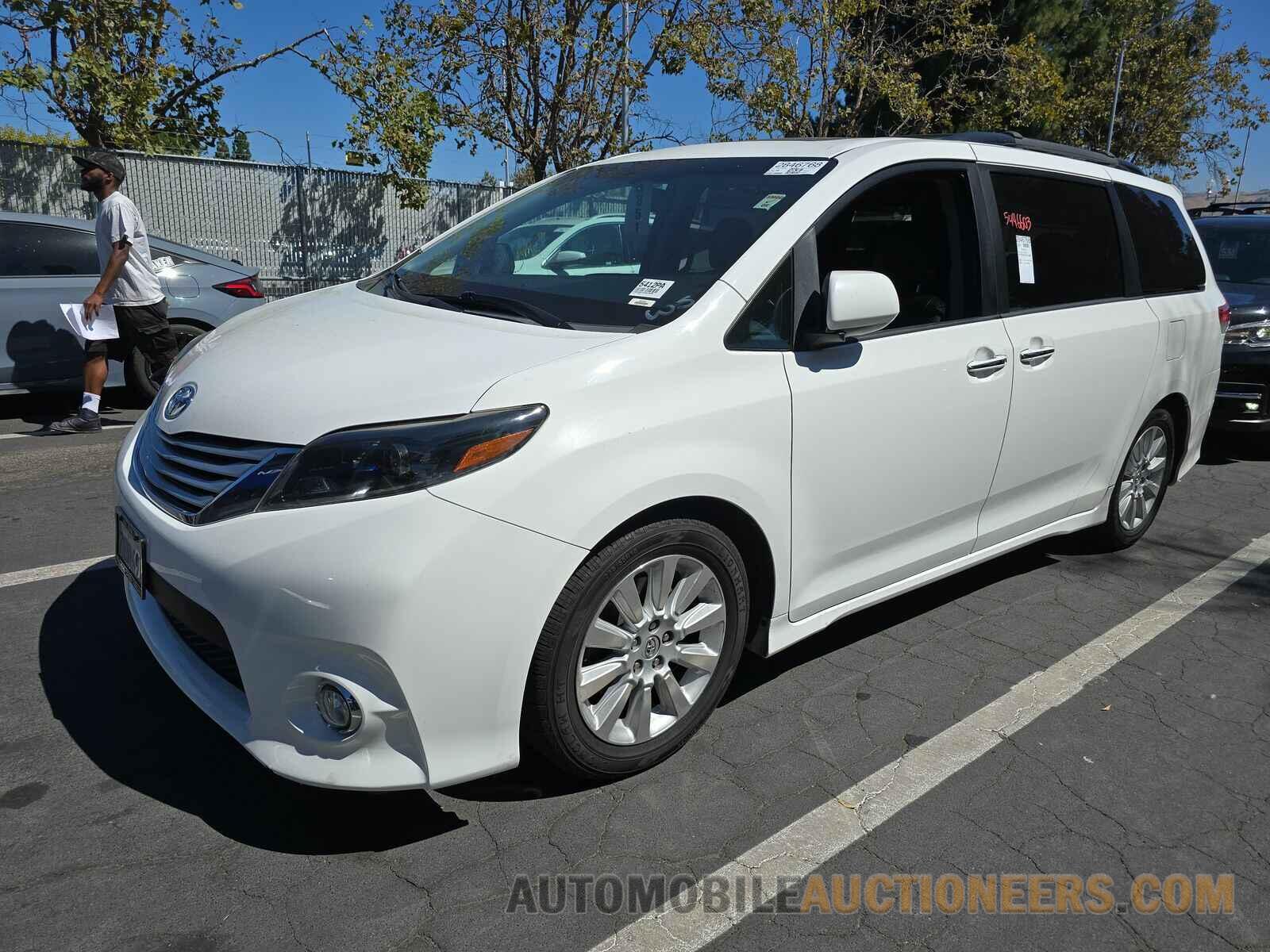 5TDXK3DC0FS619458 Toyota Sienna 2015