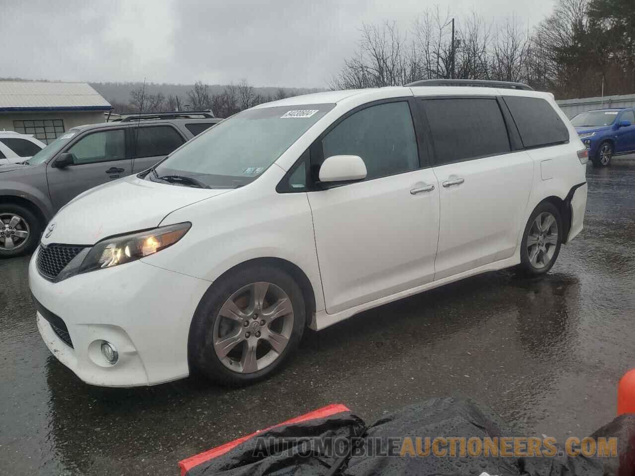 5TDXK3DC2ES443897 TOYOTA SIENNA 2014