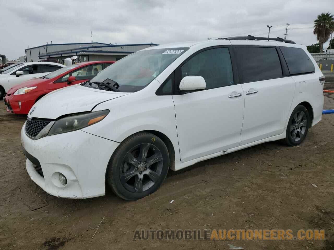 5TDXK3DC2FS558386 TOYOTA SIENNA 2015