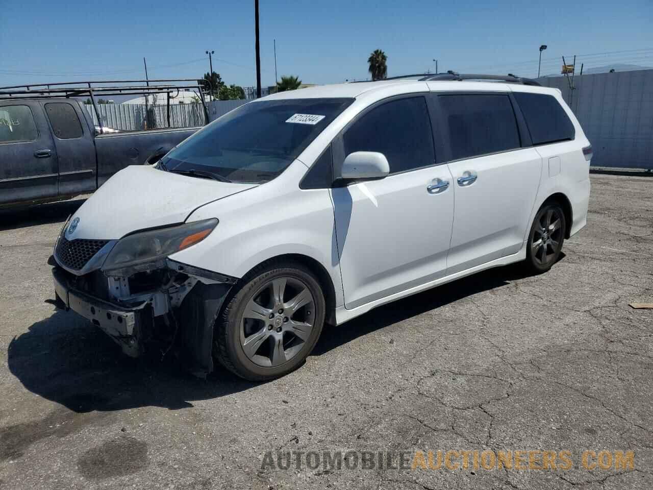 5TDXK3DC4FS555697 TOYOTA SIENNA 2015