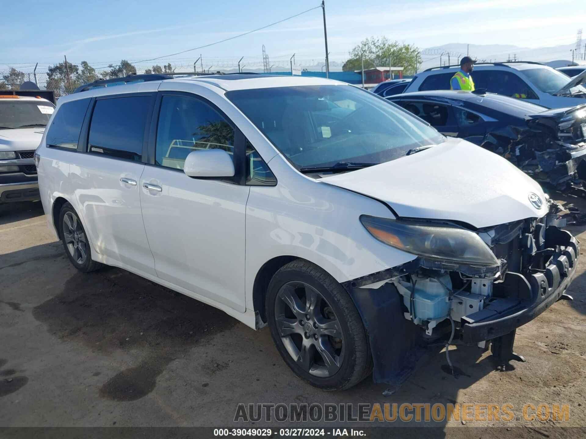 5TDXK3DC4FS679971 TOYOTA SIENNA 2015