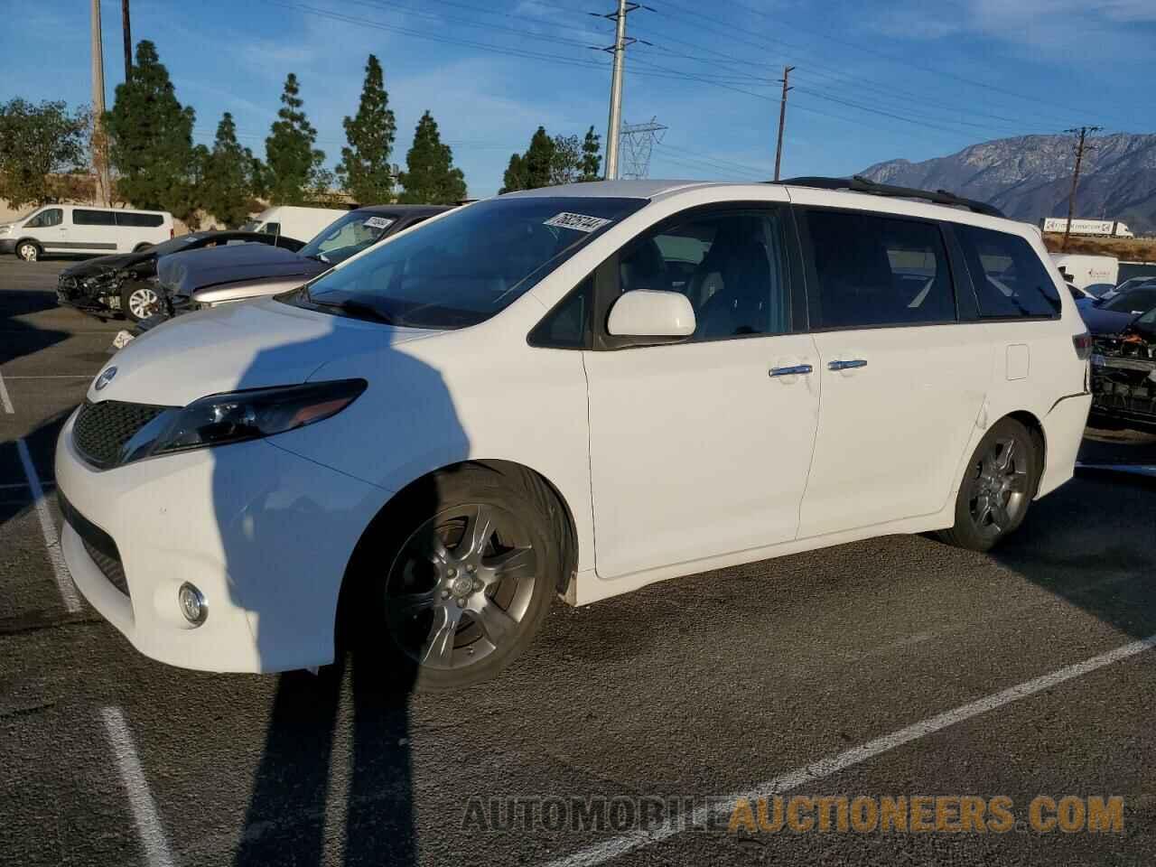 5TDXK3DC4FS683888 TOYOTA SIENNA 2015