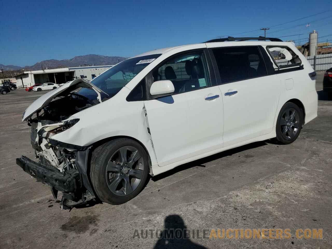 5TDXK3DC6FS664677 TOYOTA SIENNA 2015