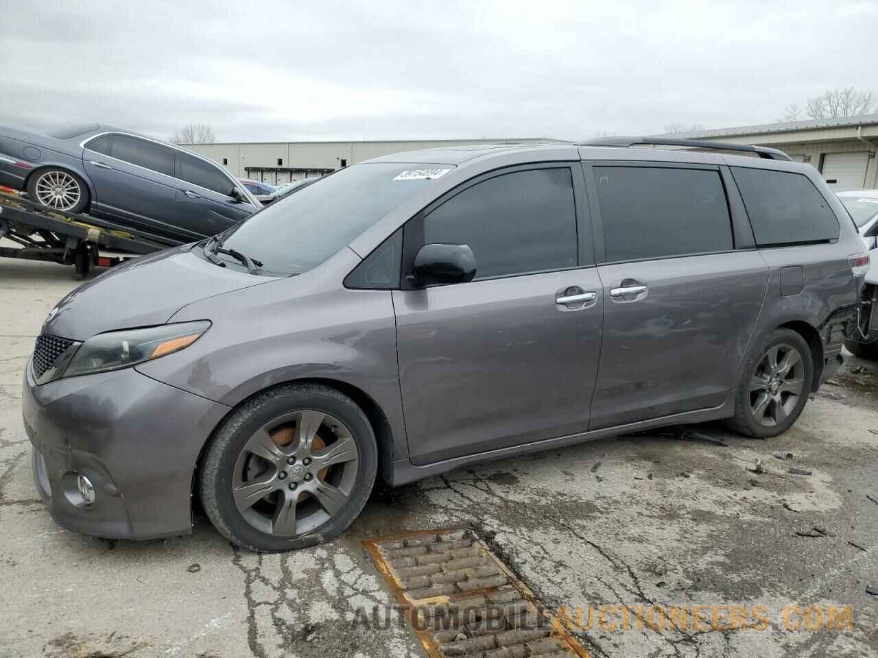 5TDXK3DC6FS689658 TOYOTA SIENNA 2015