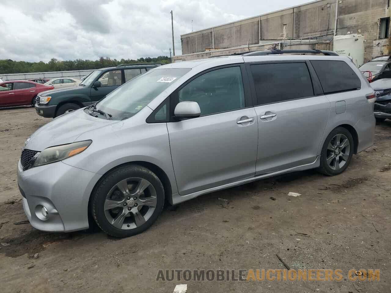 5TDXK3DC7FS596521 TOYOTA SIENNA 2015