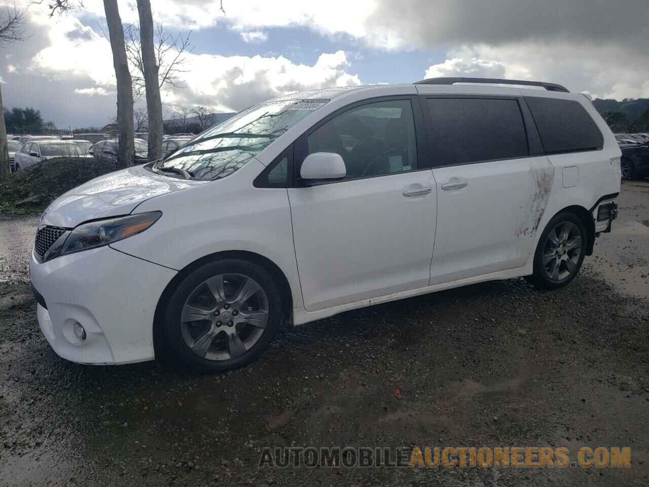 5TDXK3DC8FS558778 TOYOTA SIENNA 2015