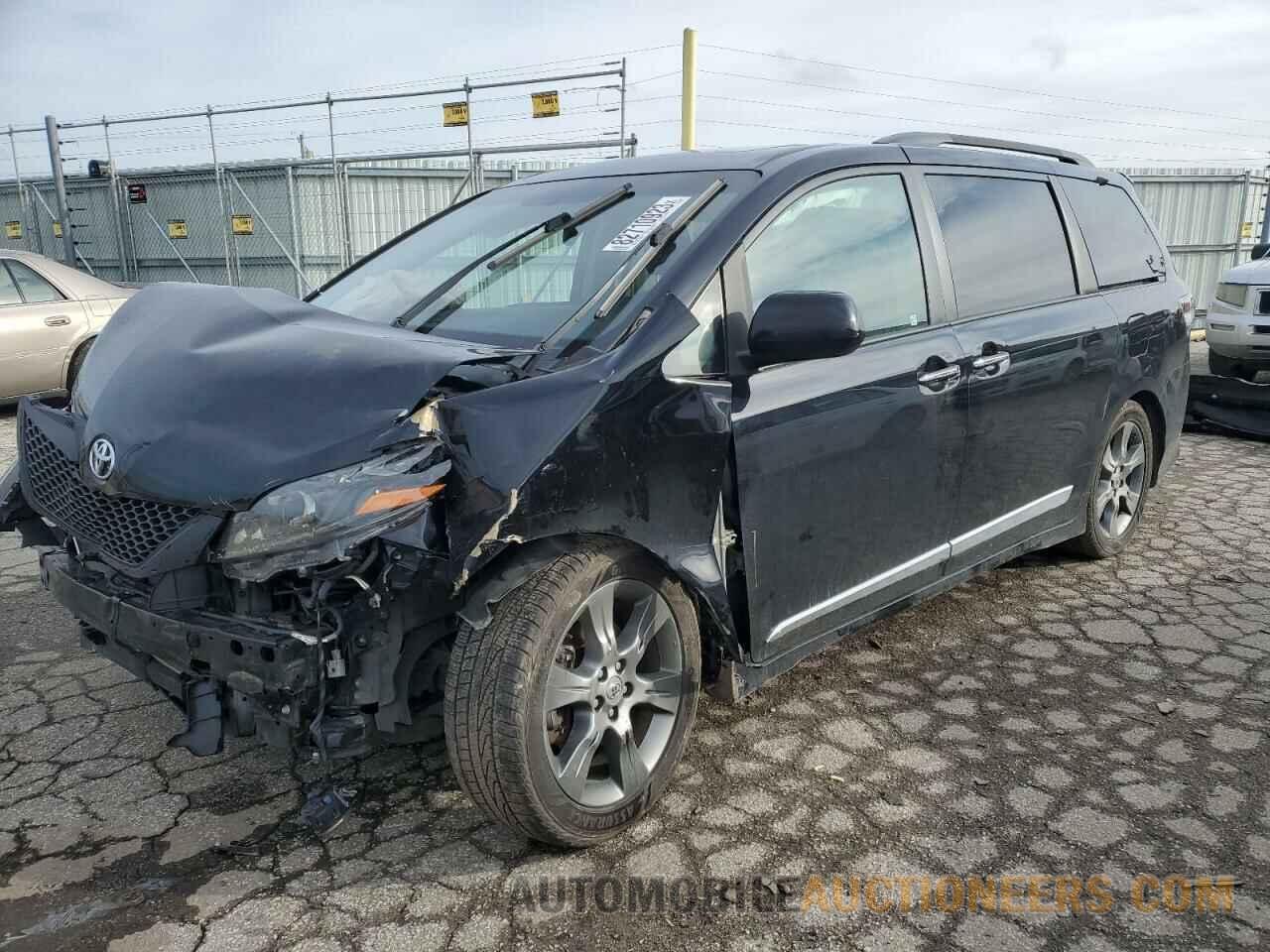 5TDXK3DC8FS629154 TOYOTA SIENNA 2015