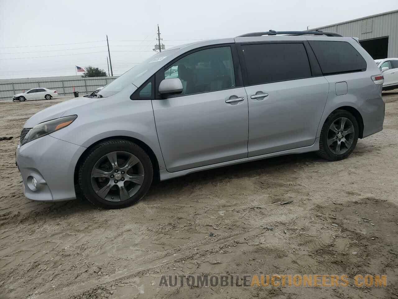 5TDXK3DC8FS664194 TOYOTA SIENNA 2015