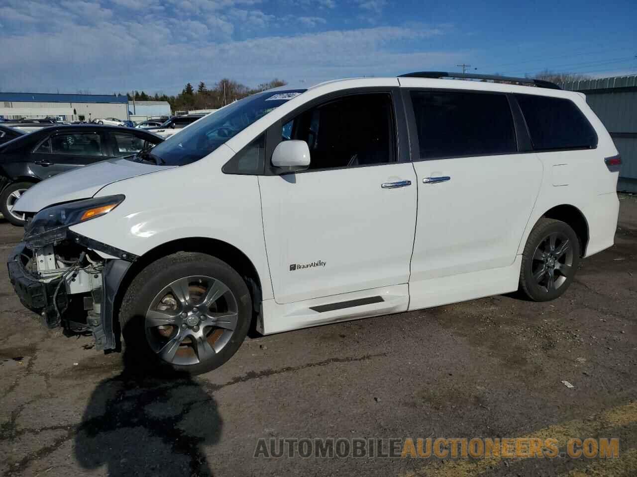 5TDXK3DC8GS761963 TOYOTA SIENNA 2016