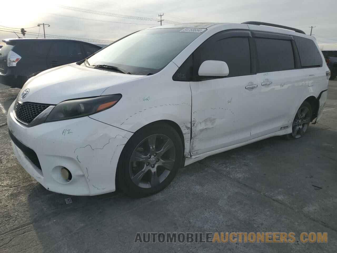 5TDXK3DC9FS629485 TOYOTA SIENNA 2015