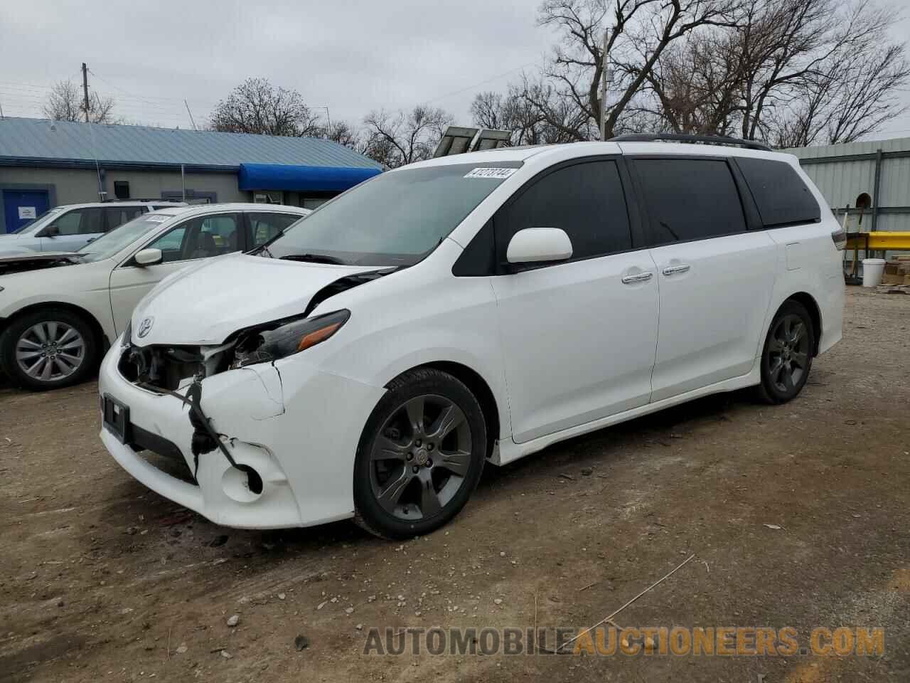 5TDXK3DC9FS668688 TOYOTA SIENNA 2015