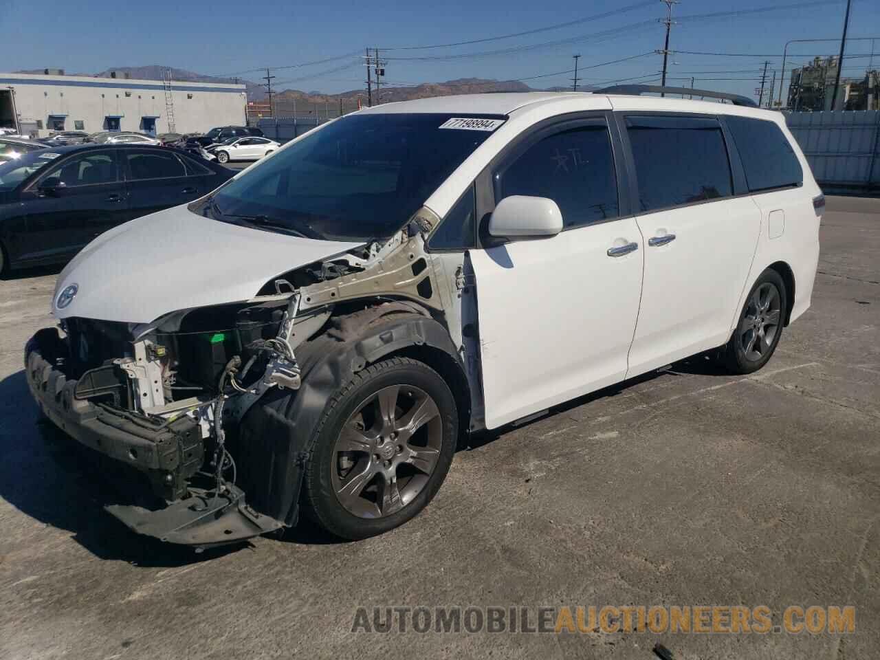 5TDXK3DC9FS679075 TOYOTA SIENNA 2015