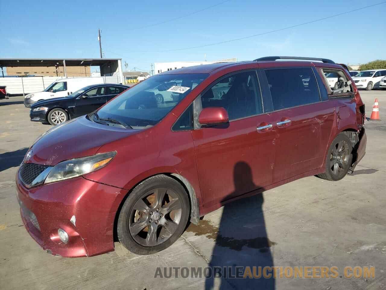 5TDXK3DC9FS686530 TOYOTA SIENNA 2015