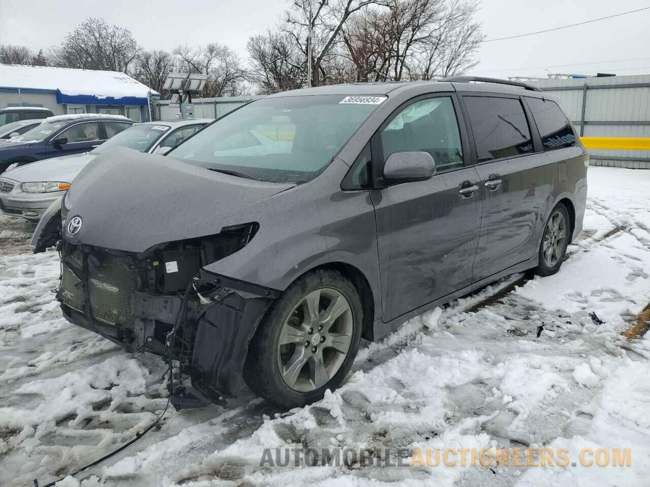 5TDXK3DC9FS688830 TOYOTA SIENNA 2015