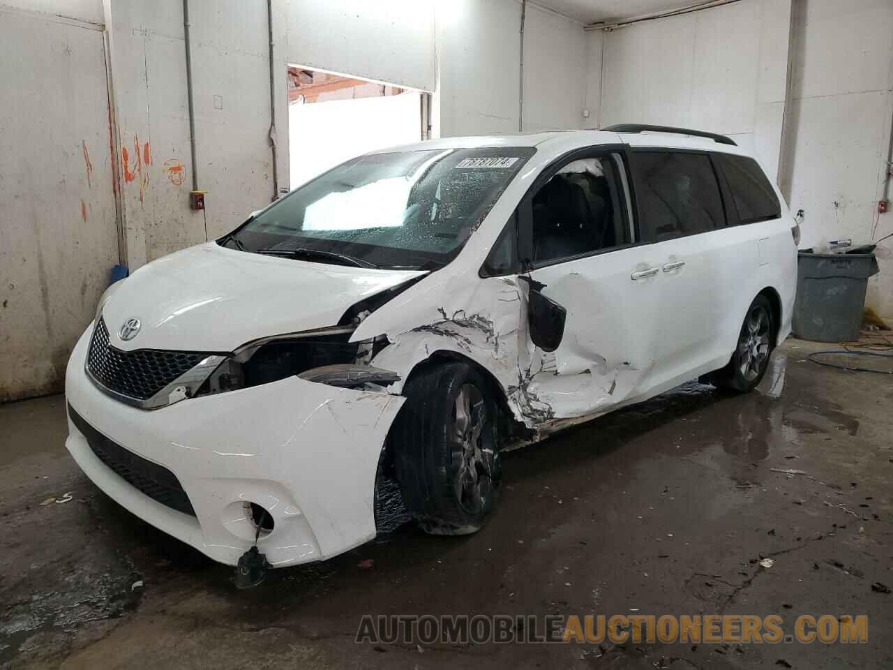 5TDXK3DCXFS544784 TOYOTA SIENNA 2015