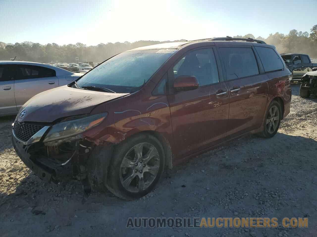 5TDXK3DCXFS607818 TOYOTA SIENNA 2015