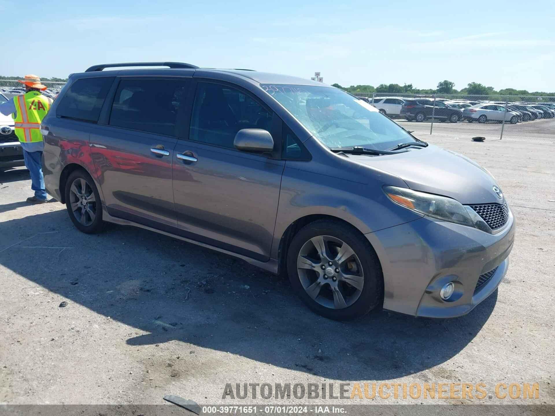 5TDXK3DCXFS653049 TOYOTA SIENNA 2015