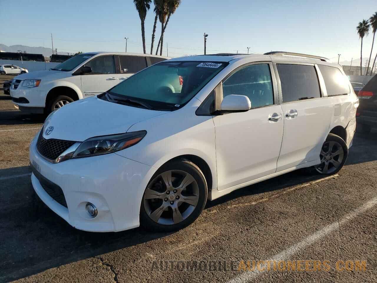 5TDXK3DCXGS764461 TOYOTA SIENNA 2016