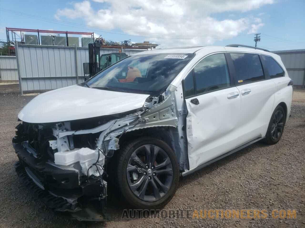 5TDXRKEC7PS176957 TOYOTA SIENNA 2023