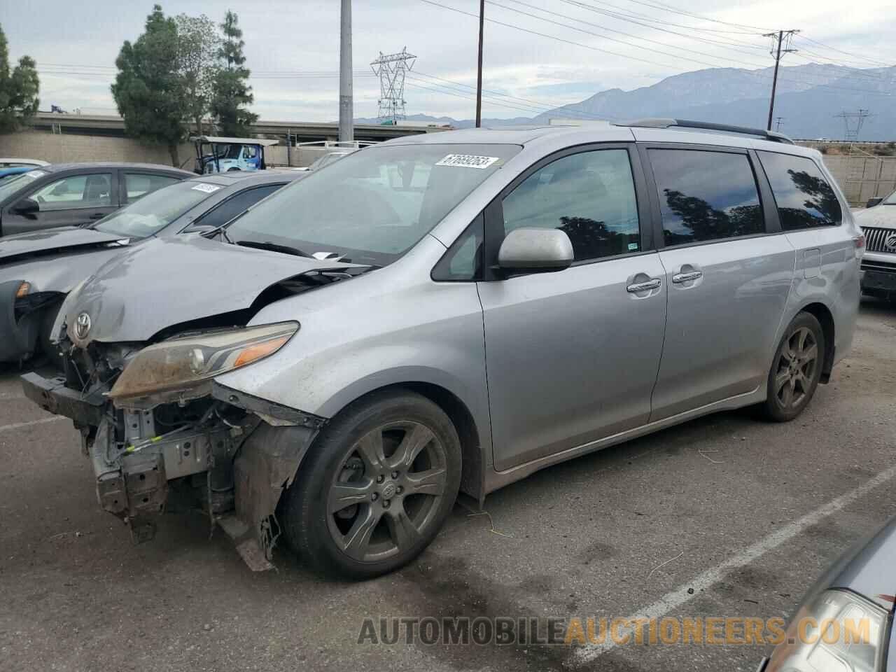 5TDXZ3DC0HS782934 TOYOTA SIENNA 2017