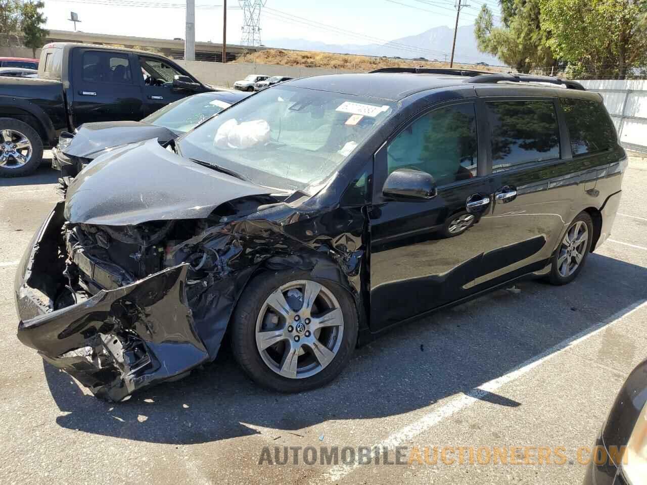 5TDXZ3DC0JS913480 TOYOTA SIENNA 2018