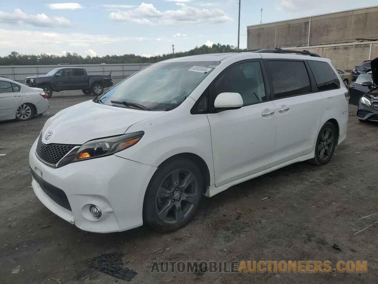 5TDXZ3DC1HS816587 TOYOTA SIENNA 2017