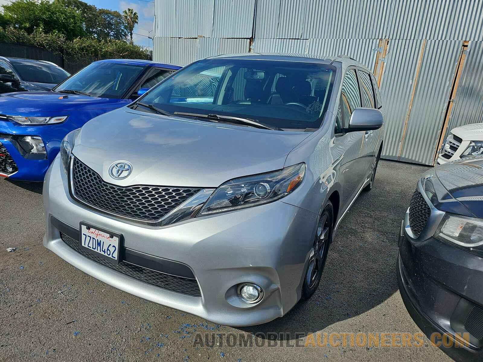 5TDXZ3DC1HS839464 Toyota Sienna 2017