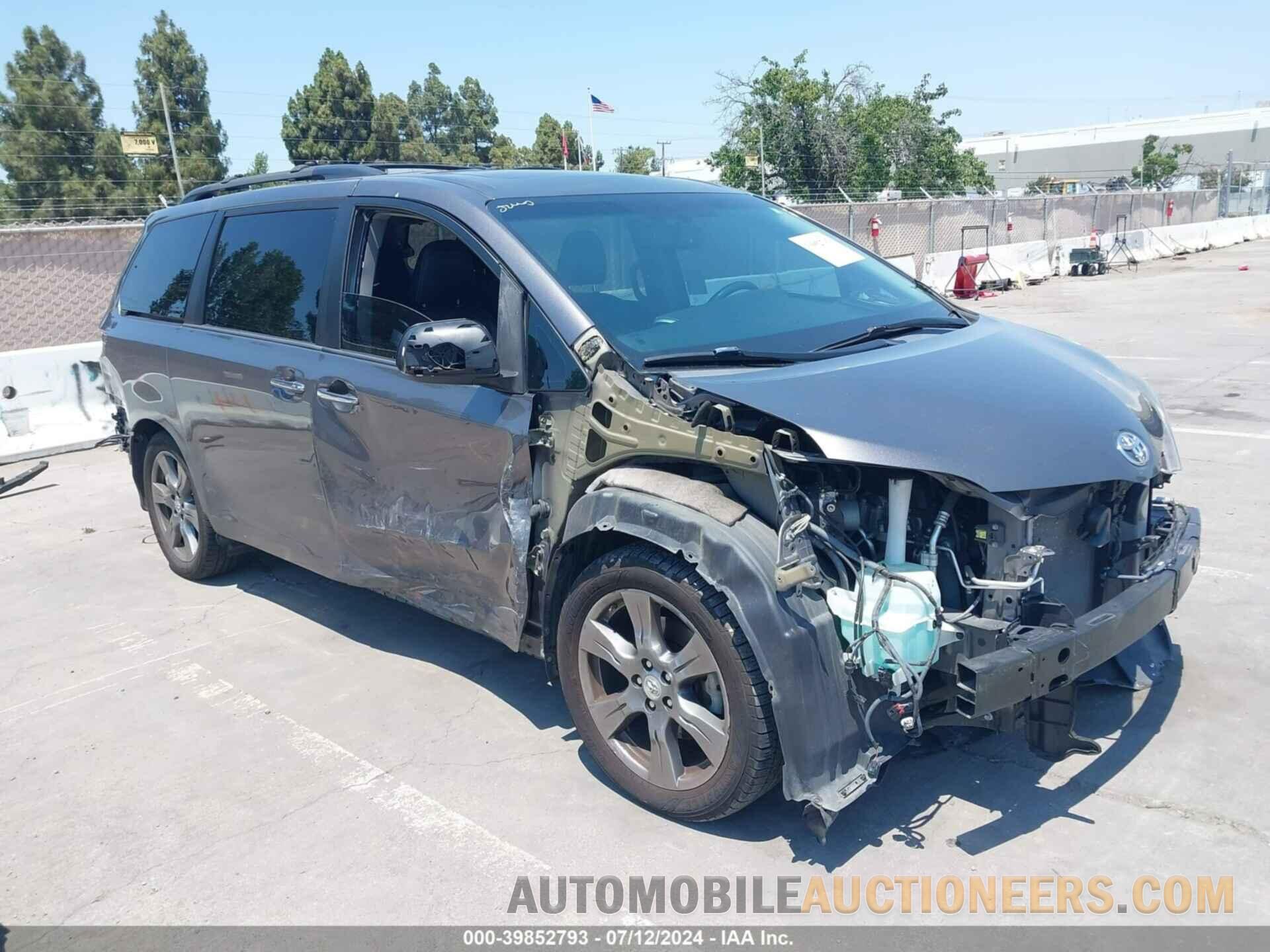 5TDXZ3DC1HS870083 TOYOTA SIENNA 2017