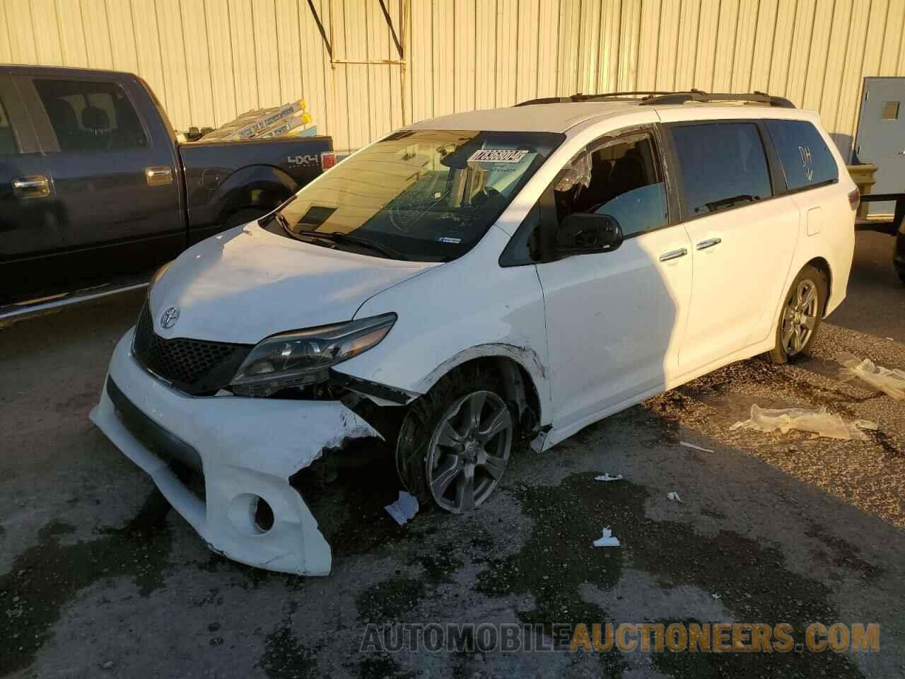 5TDXZ3DC1HS871136 TOYOTA SIENNA 2017