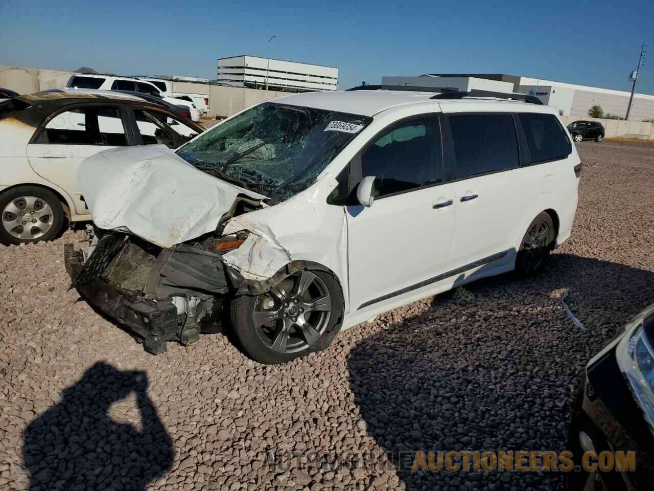 5TDXZ3DC1JS905680 TOYOTA SIENNA 2018