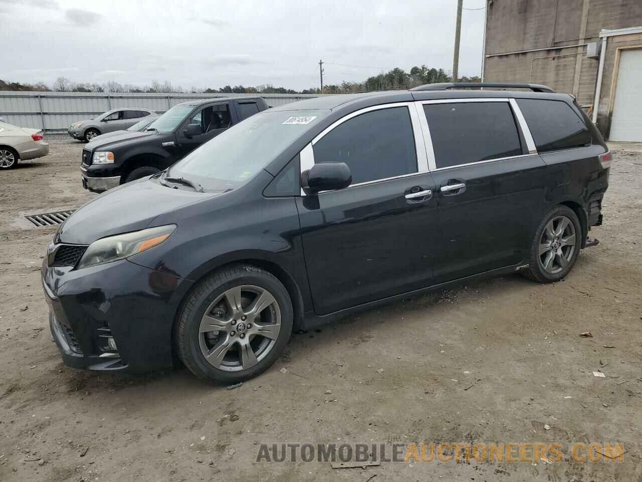 5TDXZ3DC1JS928537 TOYOTA SIENNA 2018