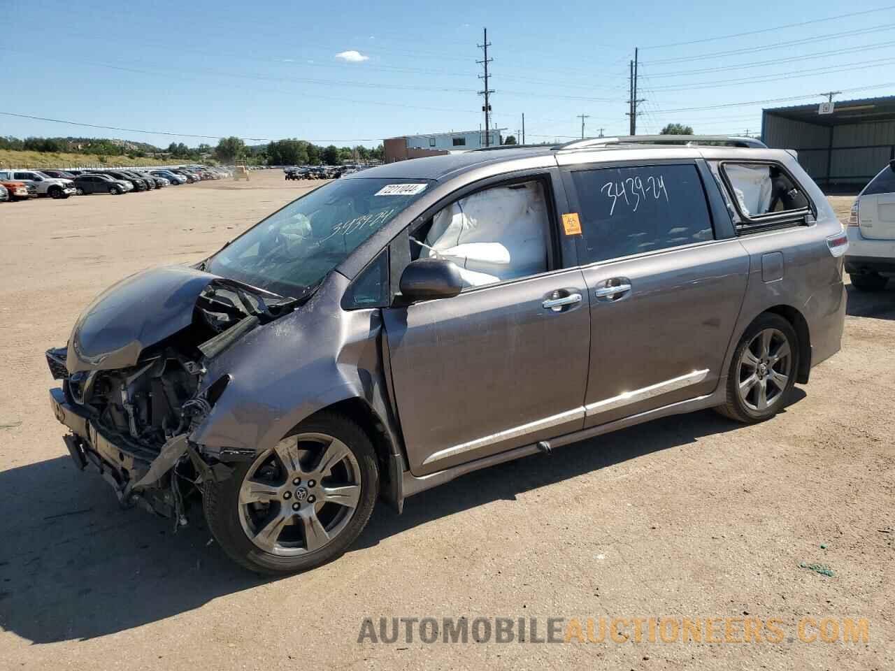 5TDXZ3DC1KS002415 TOYOTA SIENNA 2019