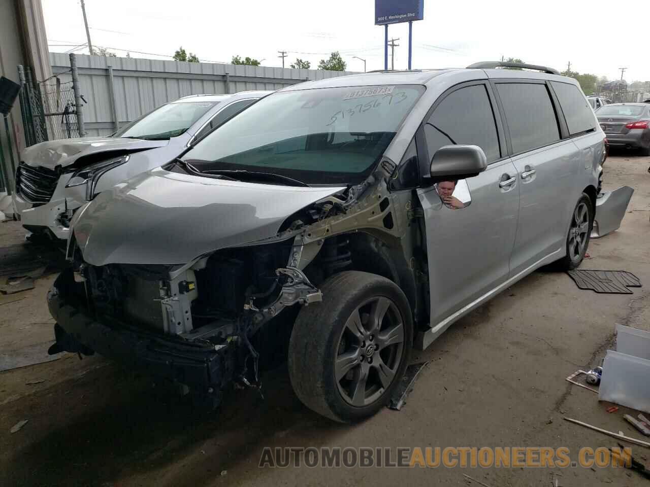 5TDXZ3DC1KS966688 TOYOTA SIENNA 2019