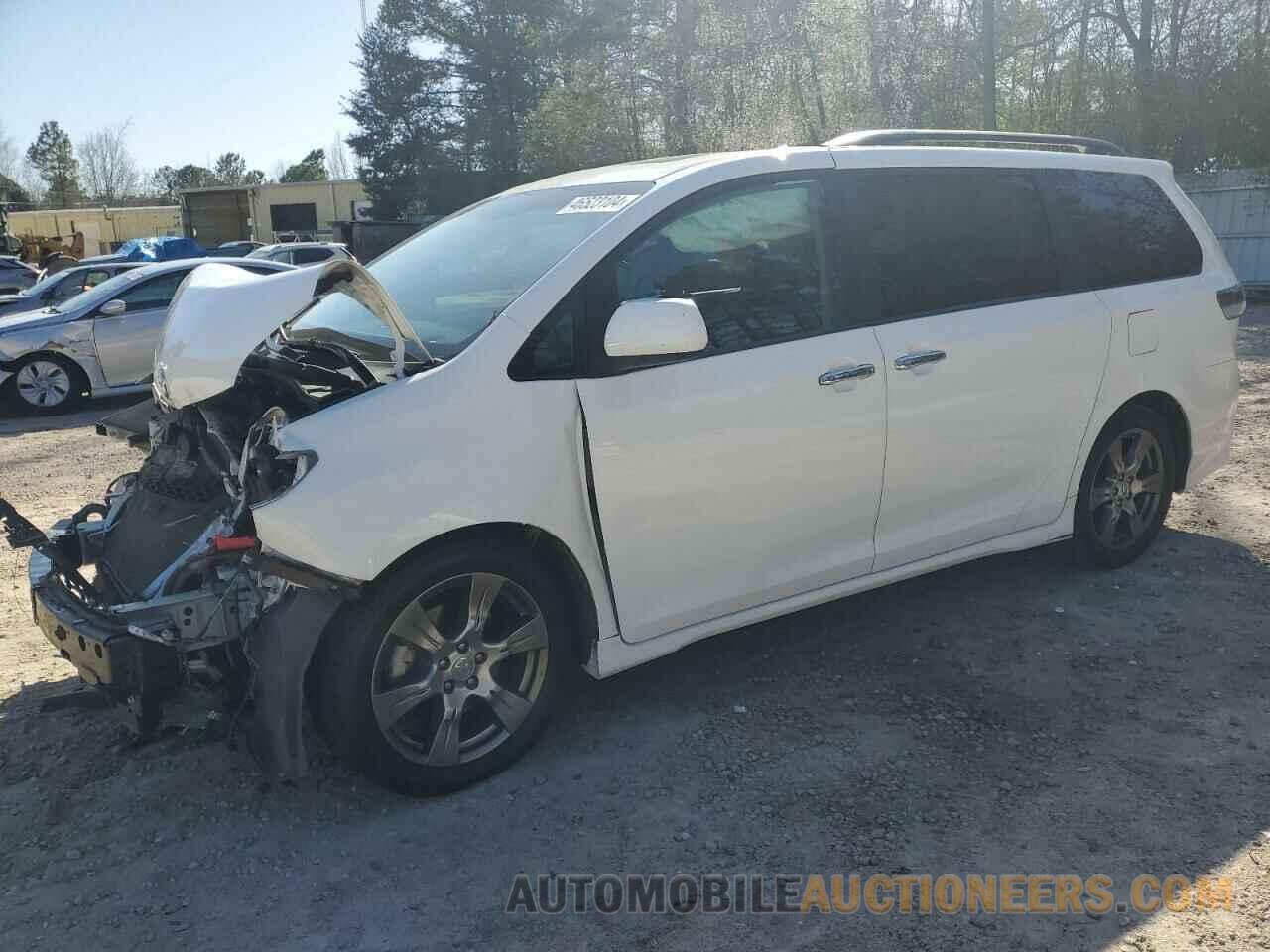 5TDXZ3DC3HS796195 TOYOTA SIENNA 2017